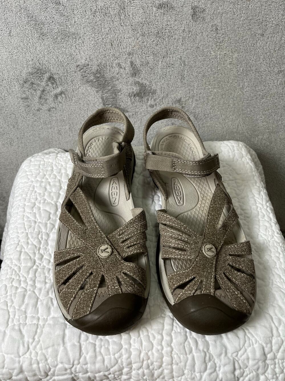 KEEN Rose Sandal Women's Size 10 Taupe Gray Hiking Water Closed Toe Outdoor